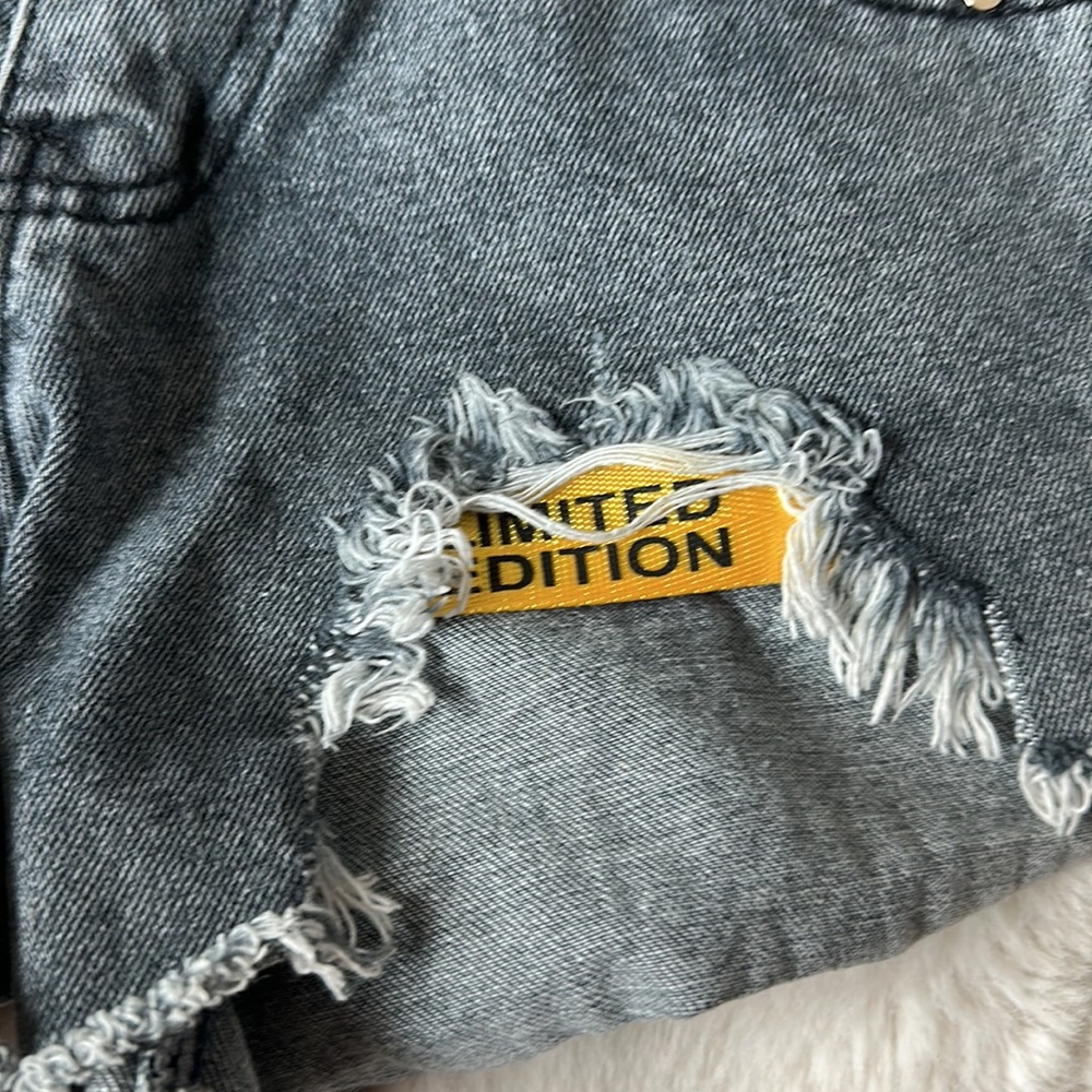 Set Shorts And Top - image 4